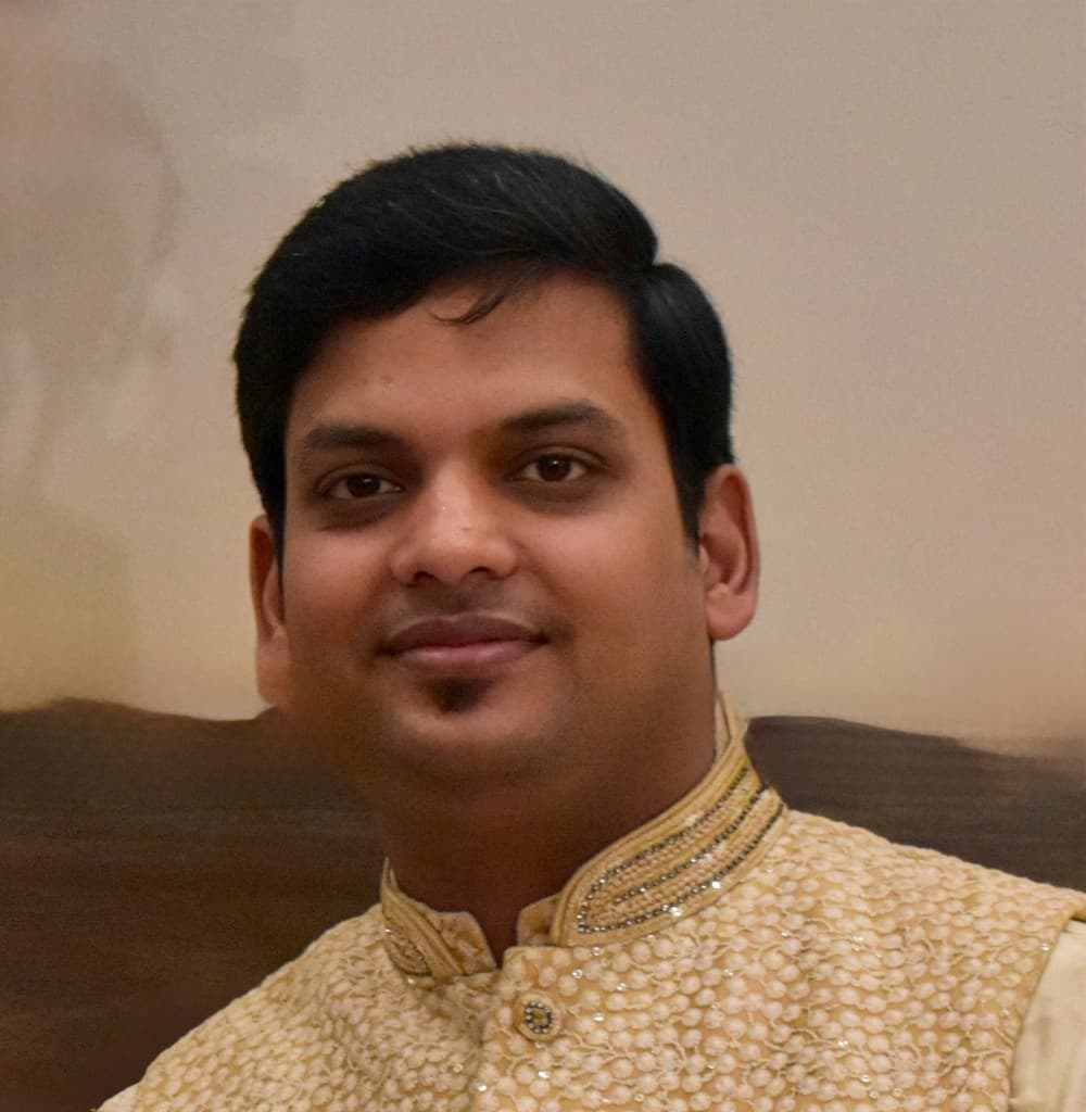 Darwin Garg, author of When Gods Must Return